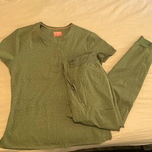 New animal print scrub set